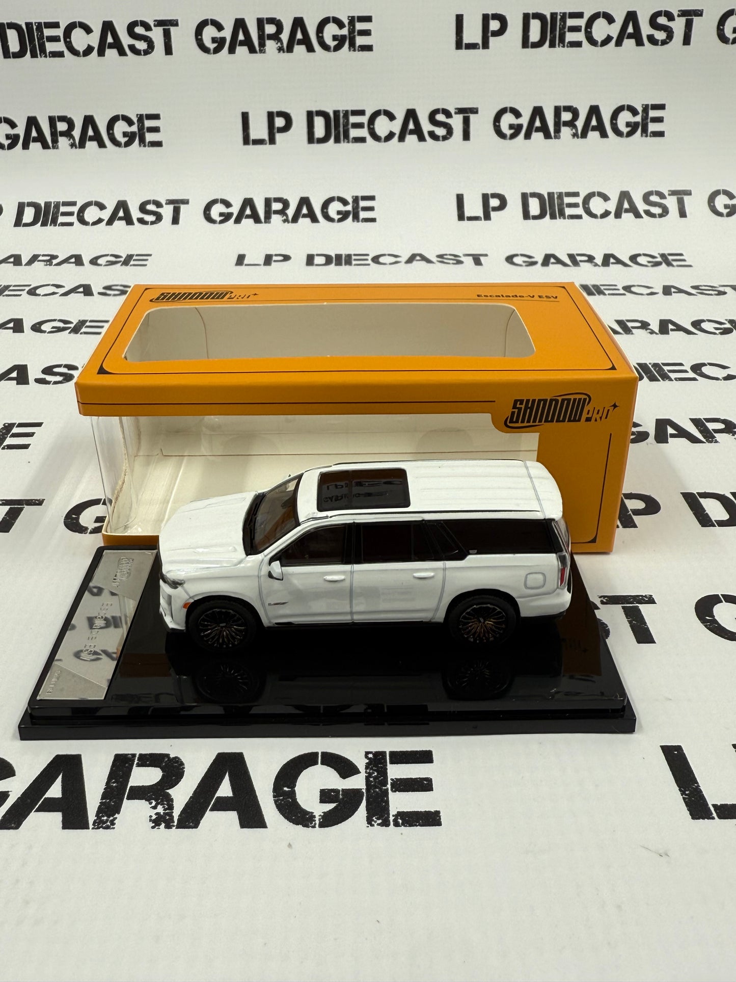 GCD Shadow PRO 2023 Cadillac Escalade ESV White 1:64 Diecast