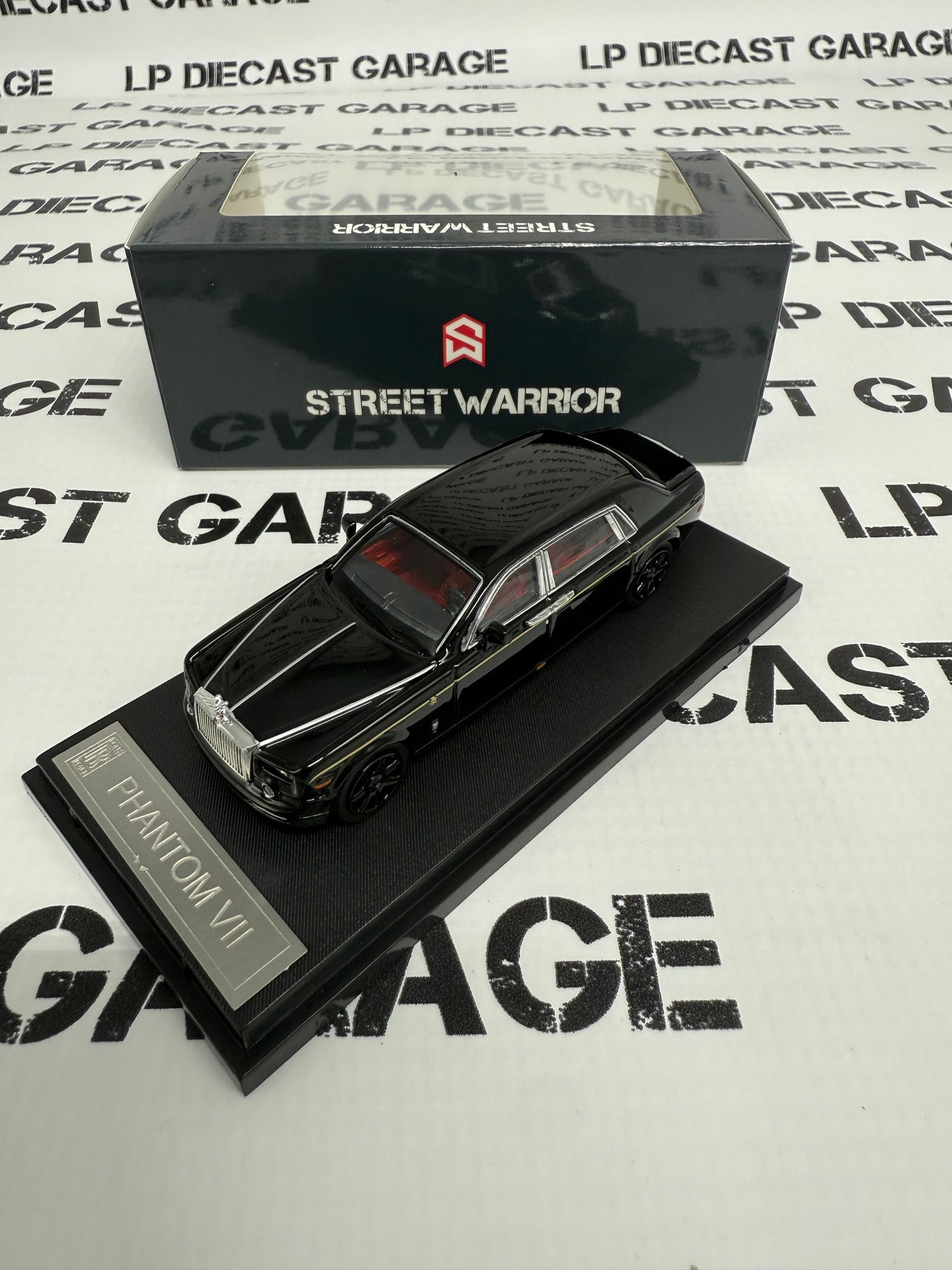 STREET WARRIOR Rolls Royce Phantom VII Black 1:64 Diecast