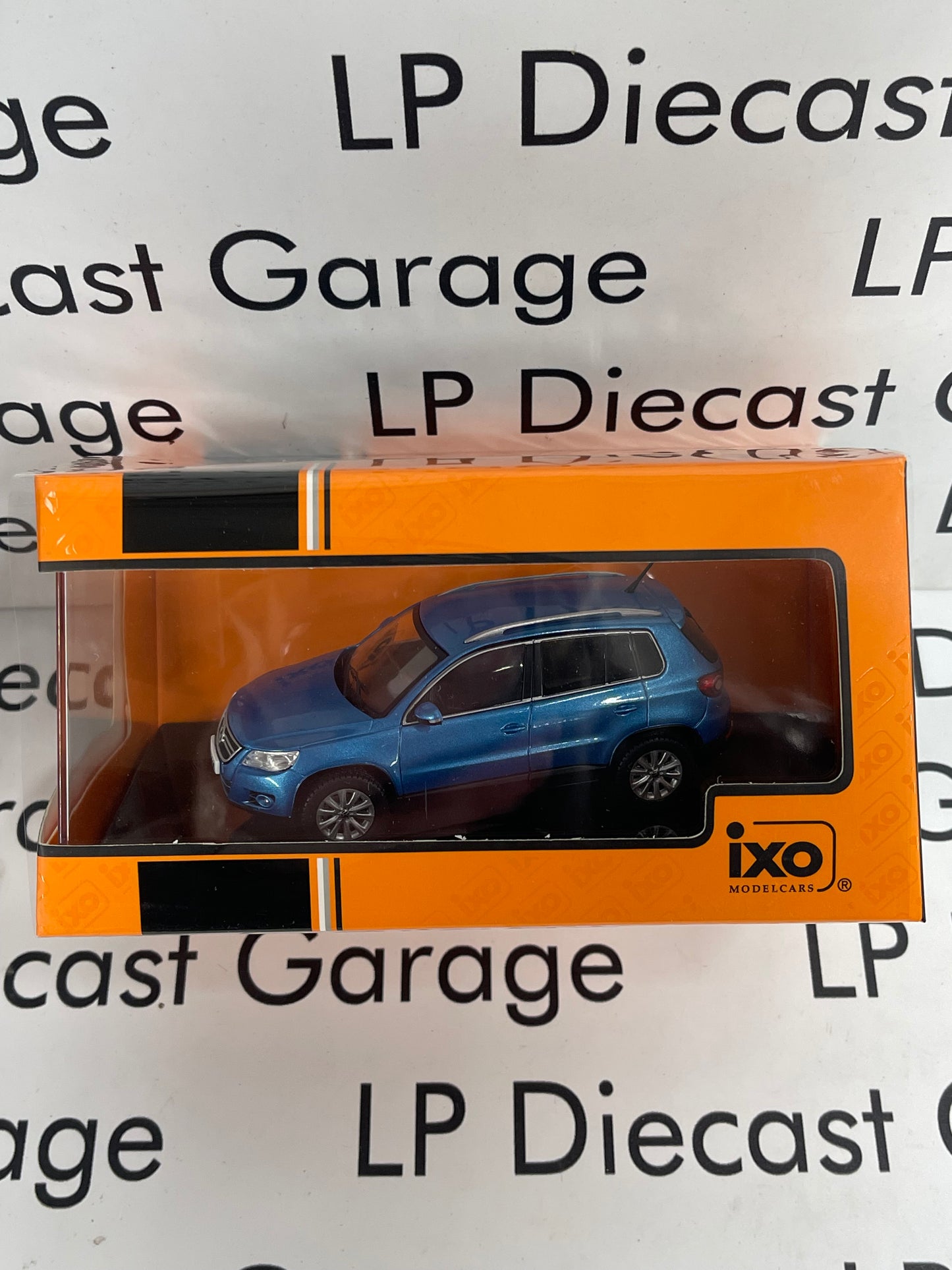 IXO Models 2007 Volkswagen Tiguan Blue SUV 1:43 Diecast