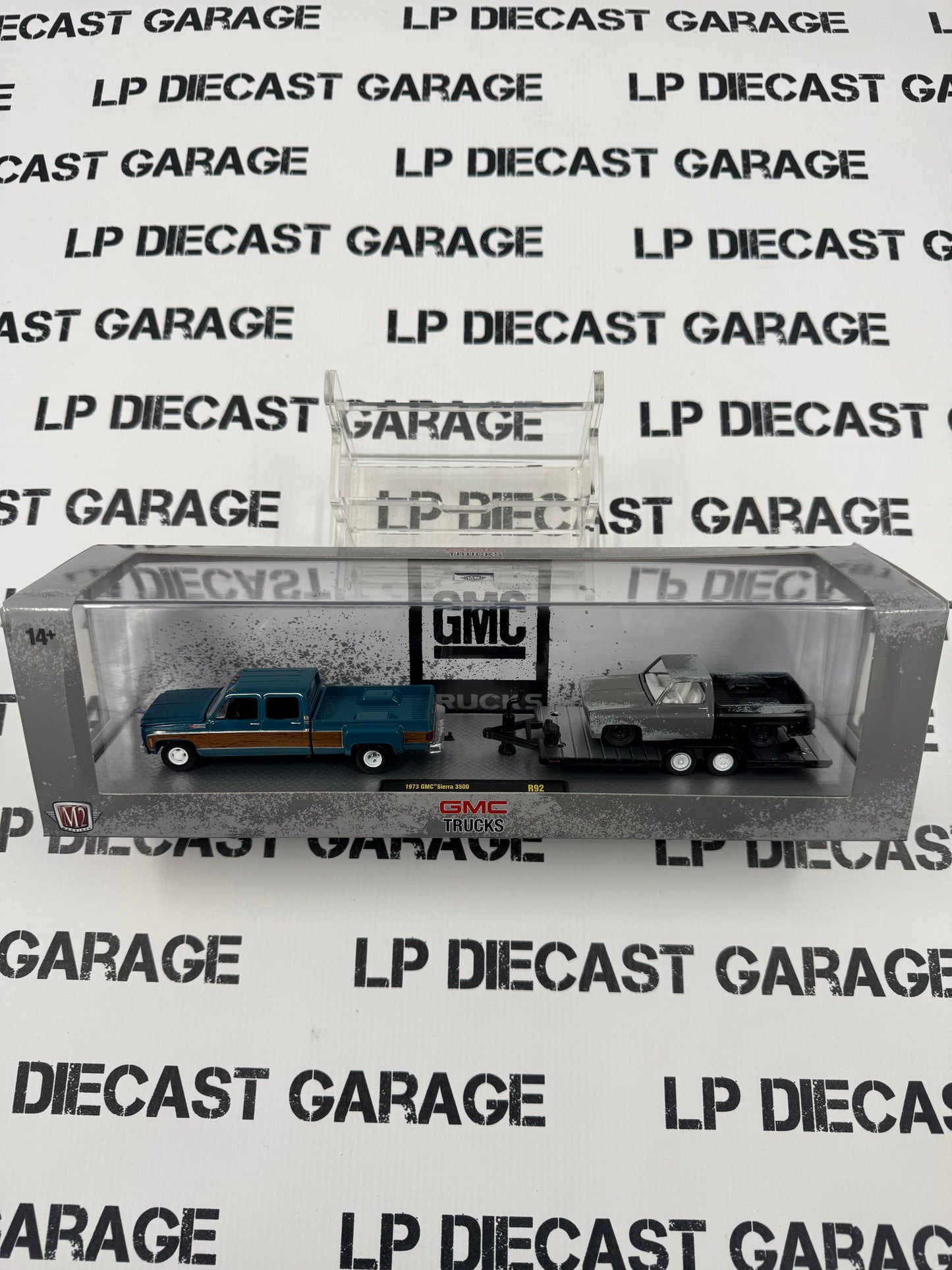M2 1973 GMC Sierra 3500 & 1973 Chevrolet Cheyenne Super 10 1:64 Diecast Haulers
