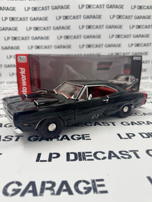 AUTO WORLD 1969 Dodge Coronet Super Bee Black 1:18 Diecast MCACN