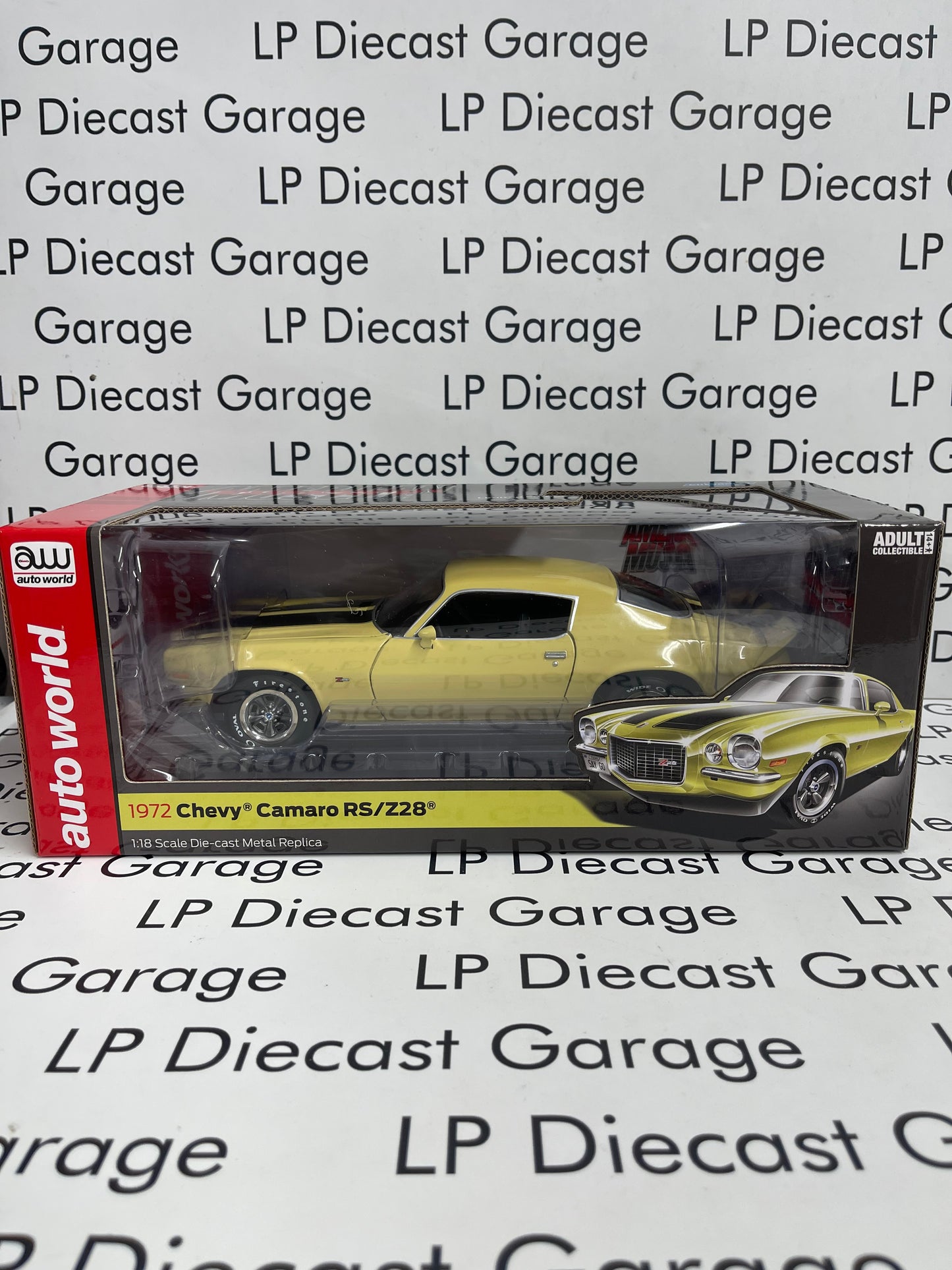 AUTO WORLD 1972 Chevy Camaro RS Z28 Cream Yellow 1:18 Diecast