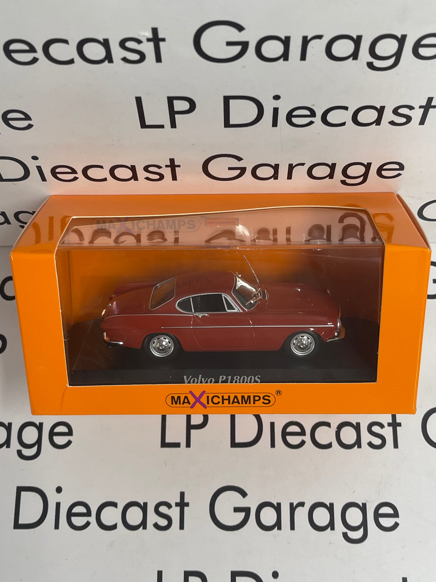MAXICHAMPS 1969 Volvo P1800S Red 1:43 Diecast