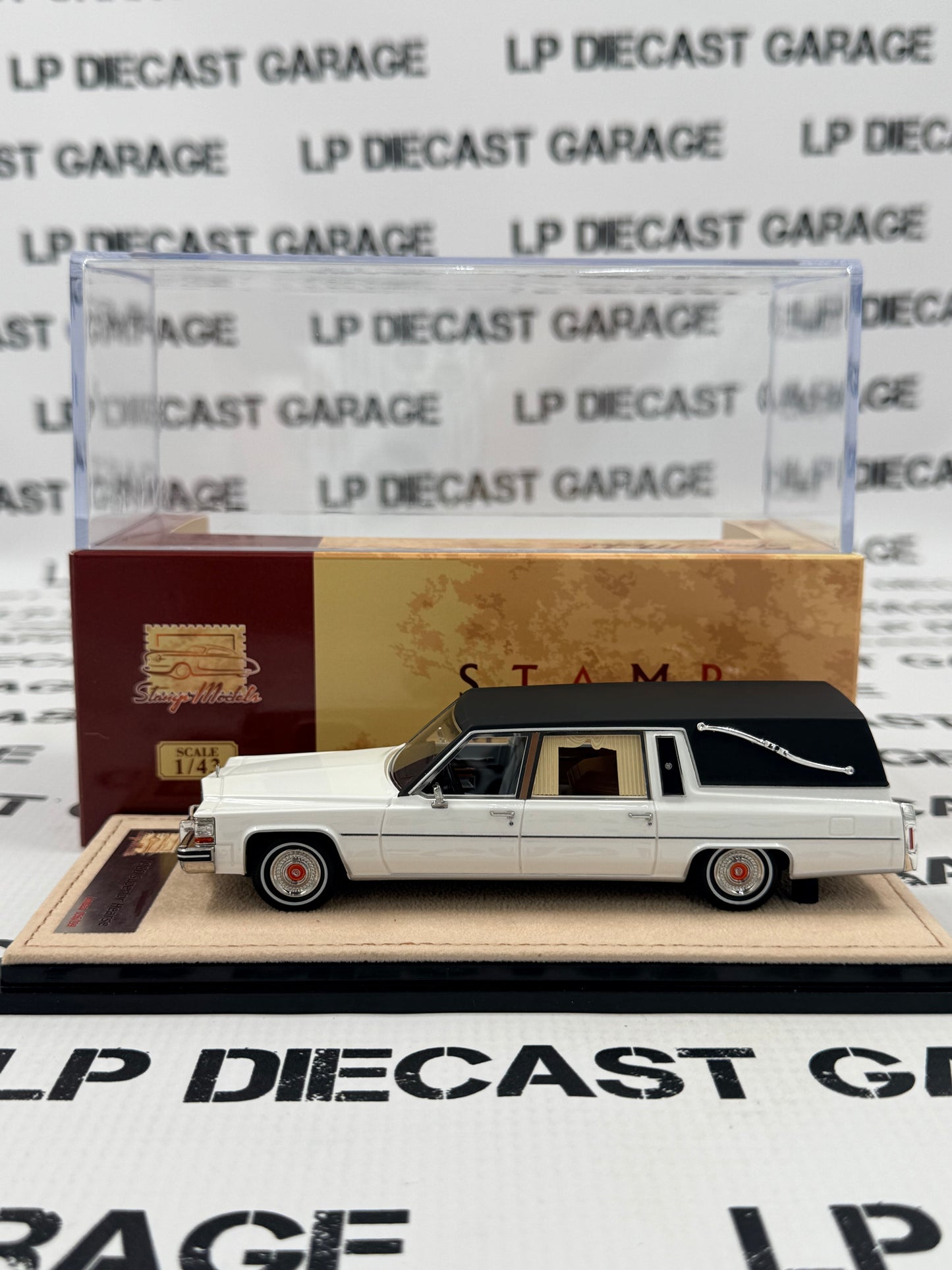 STAMP MODELS 1980 Cadillac Superior Hearse White 1:43 Scale Resin Model