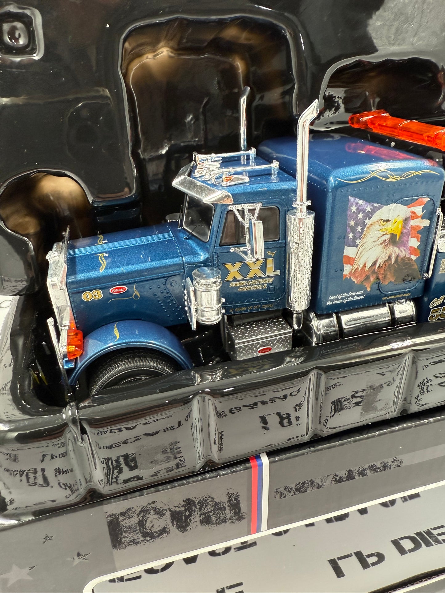 IXO Models 1980 Peterbilt 359 Wrecker XXL Towing Recovery 1:43 Diecast