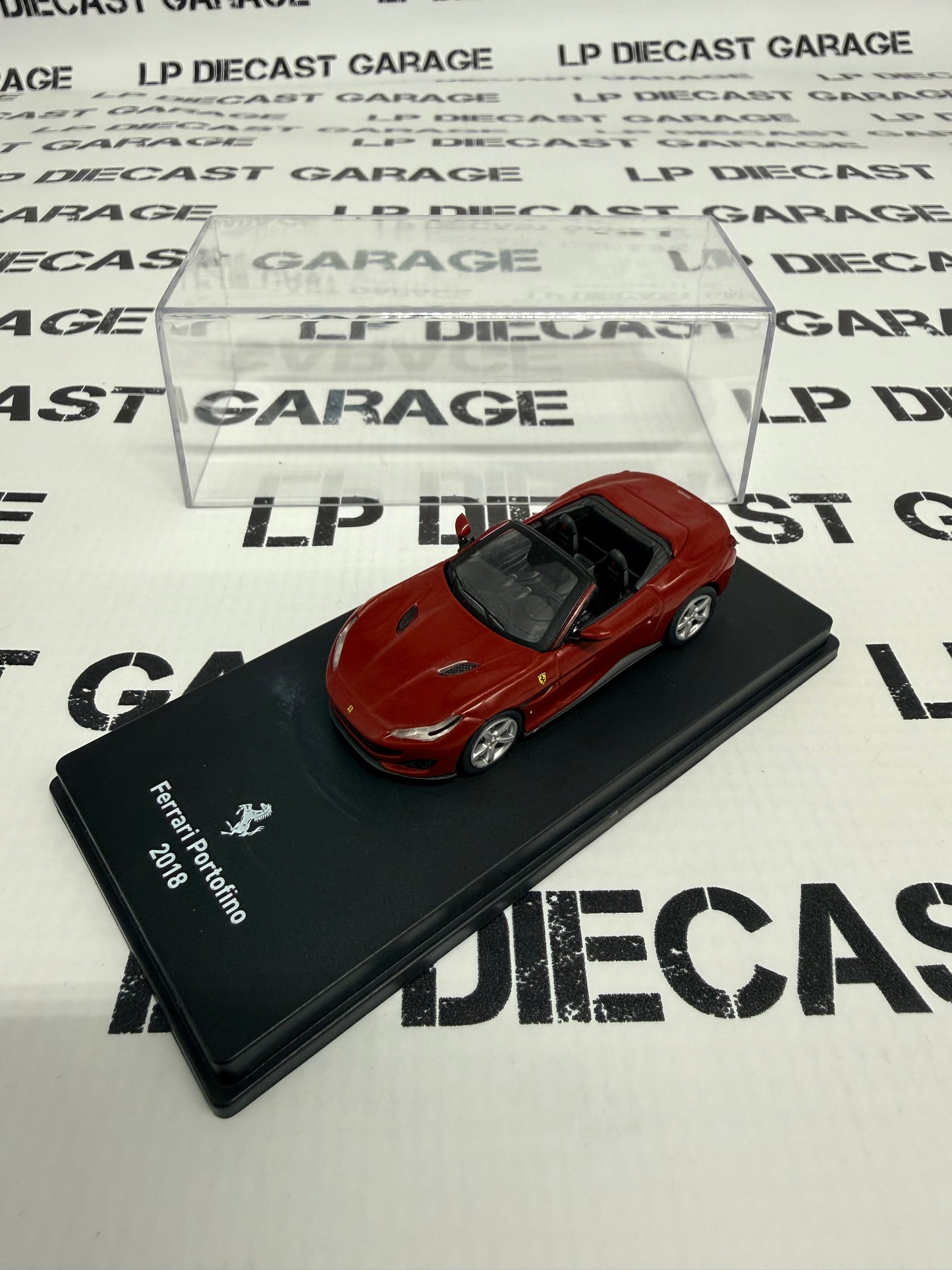 EDICOLA 2018 Ferrari Portofino Dark Red 1:64 Diecast w/ Display Case
