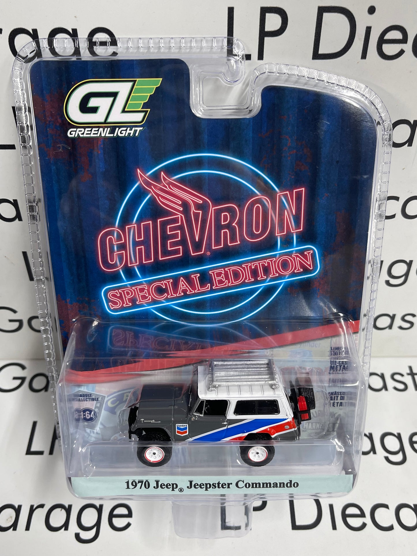 GREENLIGHT 1970 Jeep Commando Chevron 1:64 Diecast Special Edition