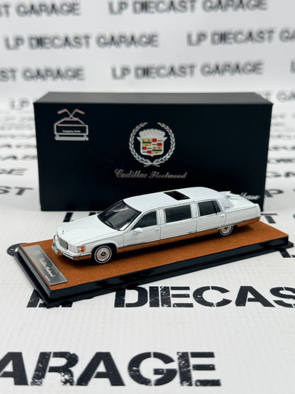 MODEL CAR 1993 Cadillac Fleetwood Limousine Limo White 1:64 Diecast