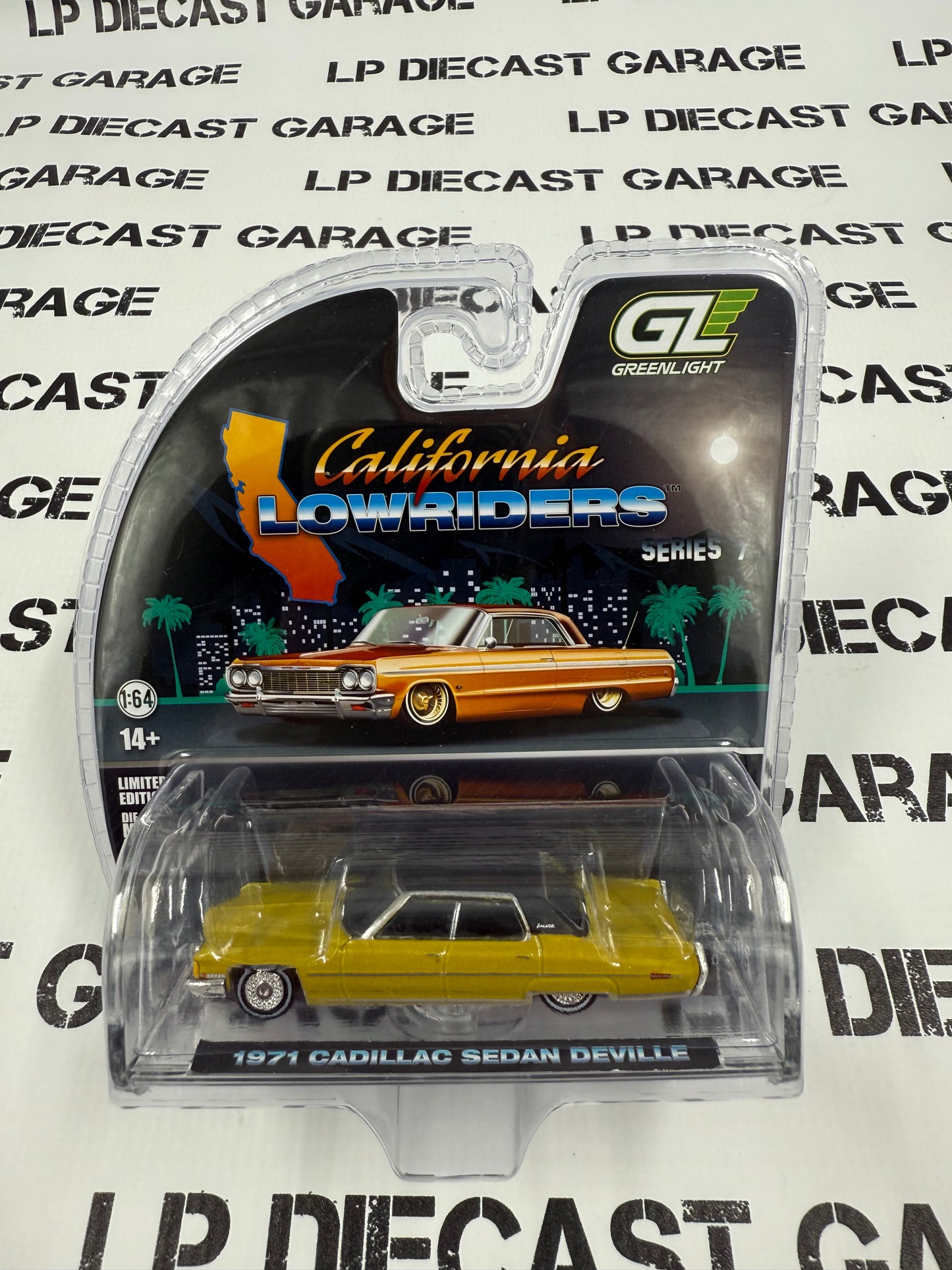 GREENLIGHT 1971 Cadillac Deville Sedan Yellow 1:64 Diecast California Lowriders