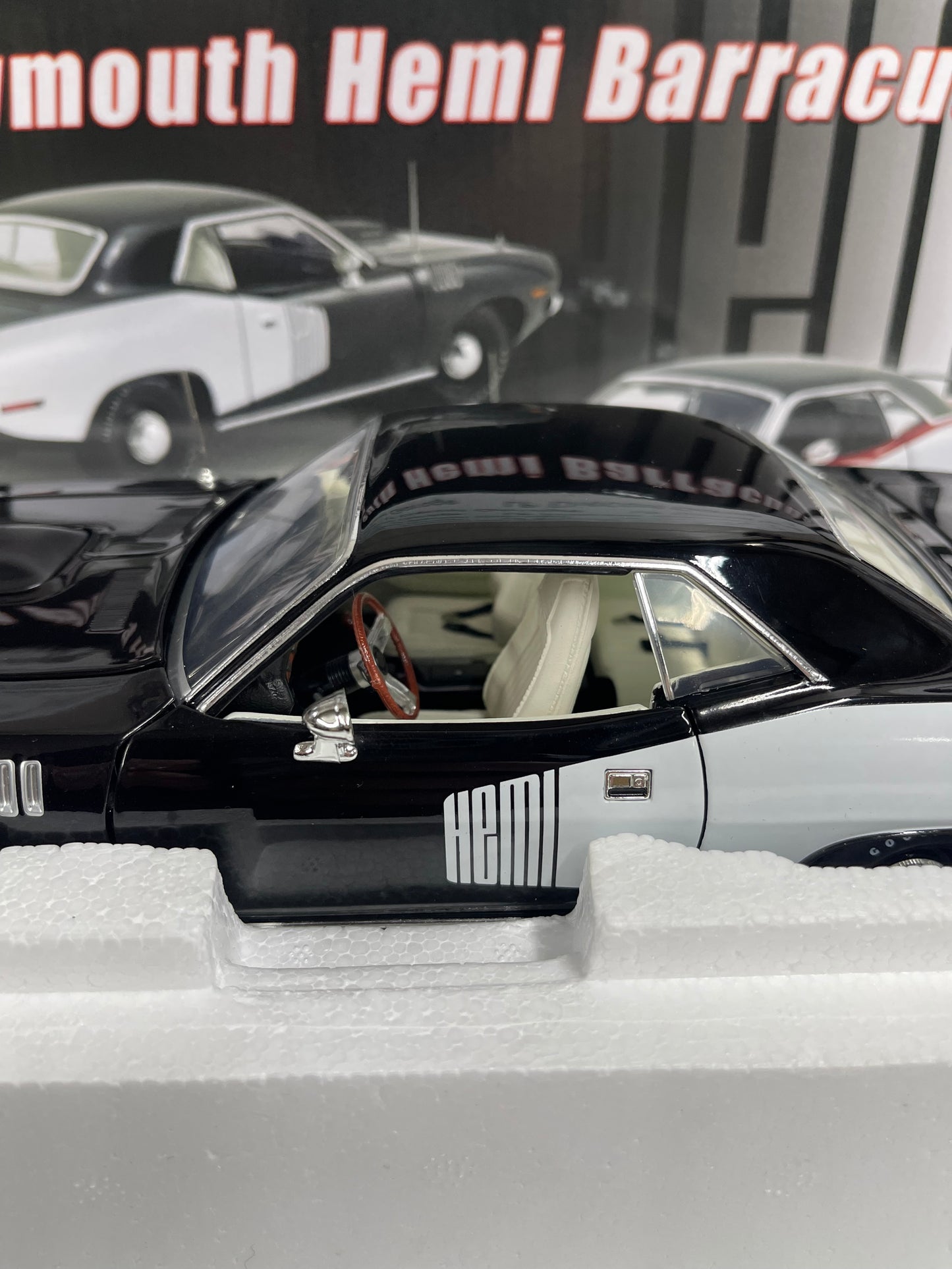 ACME 1971 Plymouth Hemi Barracuda Black 1:18 Diecast A1806122