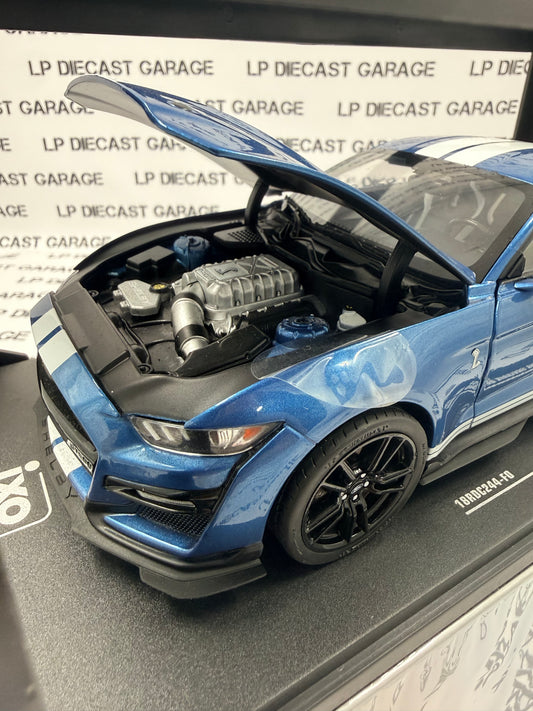 IXO Models 2022 Ford Mustang GT500 Atlas Blue 1:18 Diecast