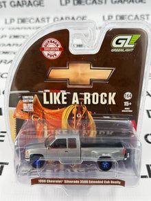 RAW CHASE GREENLIGHT 1998 Chevrolet Silverado 3500 4x4 Blue 1:64 Diecast OBT Exclusive