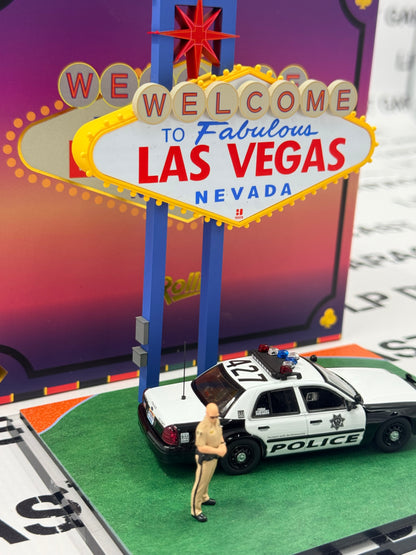ROLLIN Ford Crown Victoria Las Vegas Police w/ Diorama & Figure 1:64 Diecast MotorXPO Exclusive