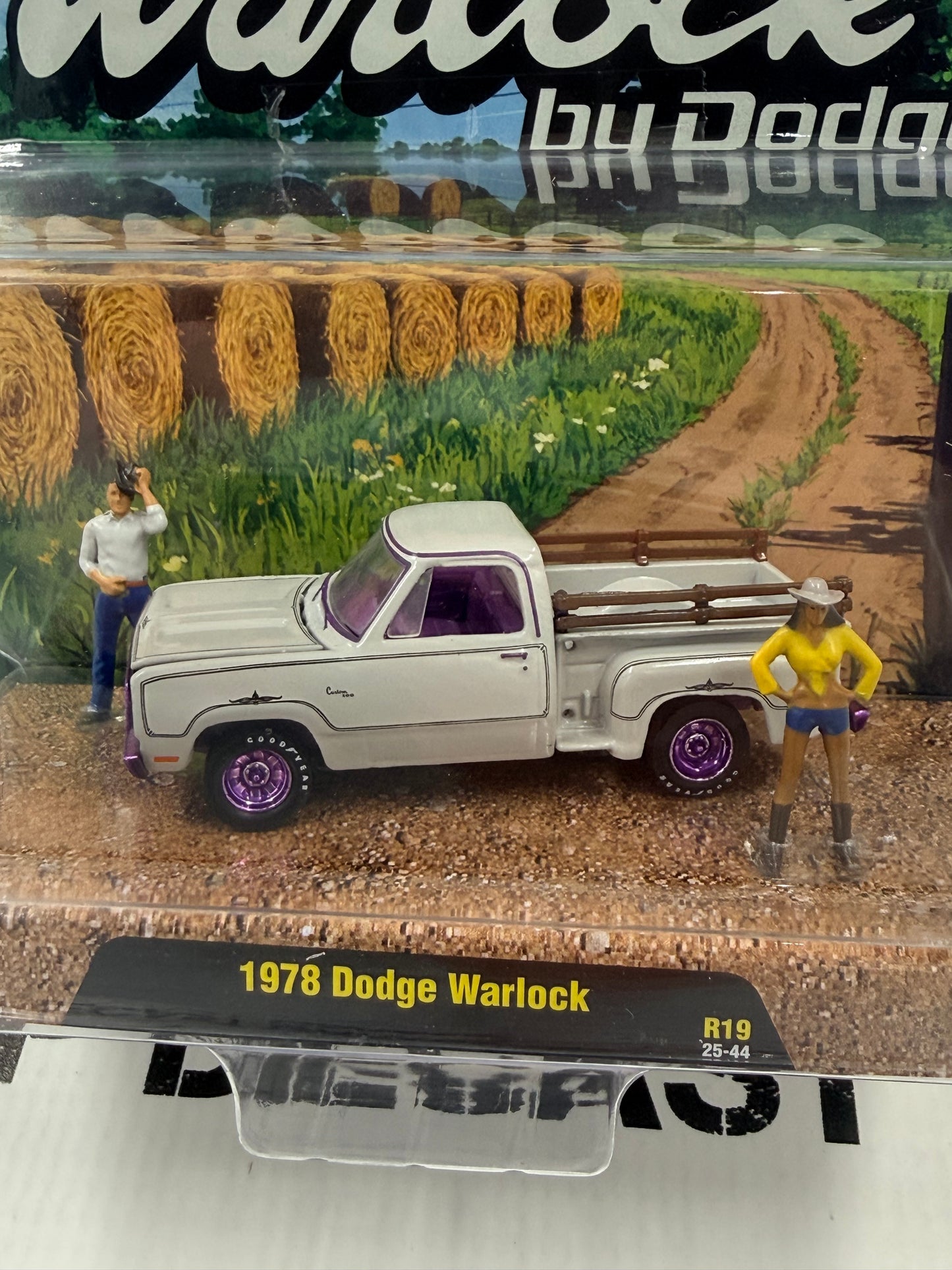 CHASE M2 Diorama 1978 Dodge Warlock Gray 1:64 Diecast w/ Figures