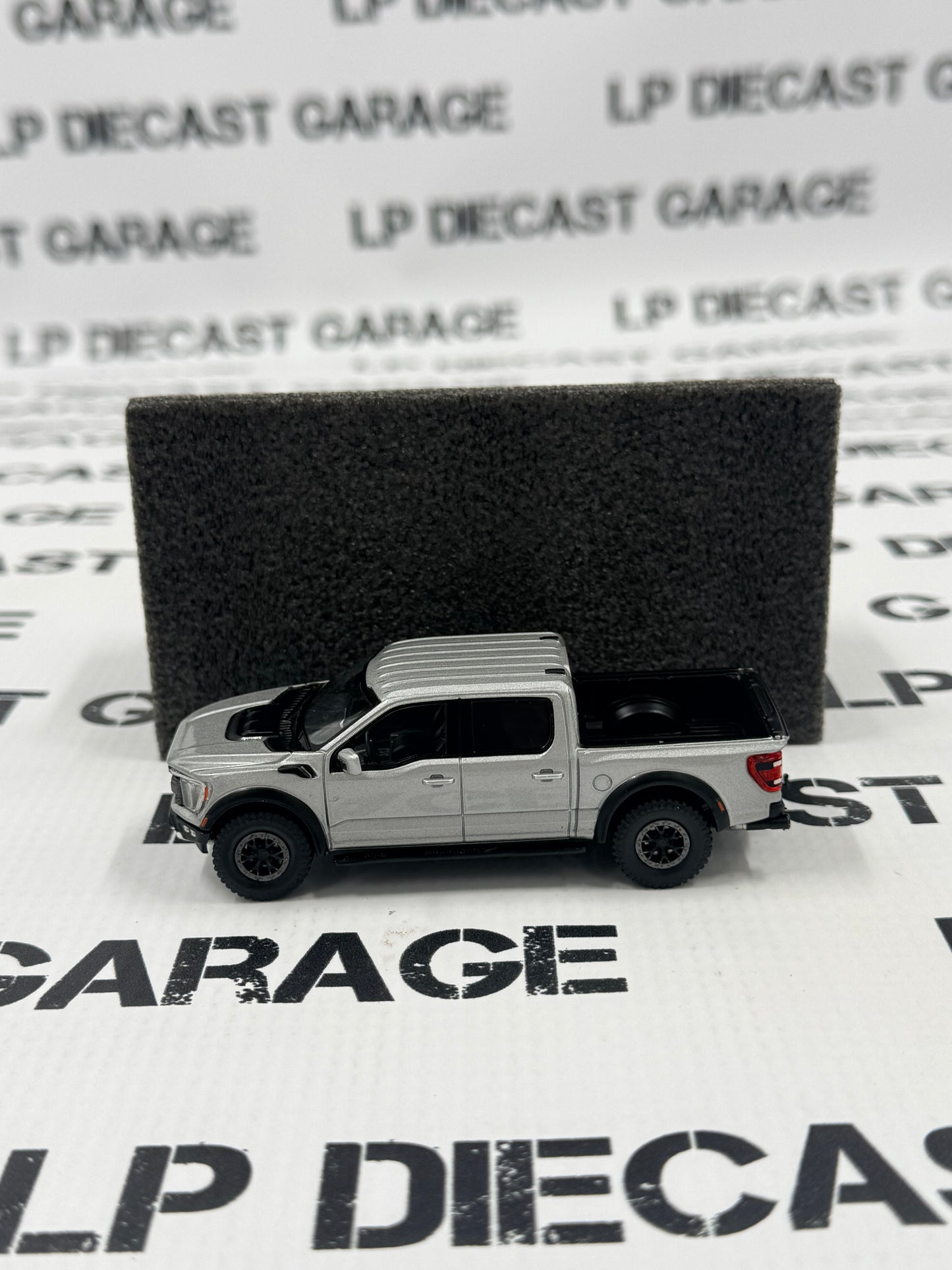 MODEL TRUCK 2022 Ford F-150 Raptor Silver 1:64 Diecast – LP Diecast Garage
