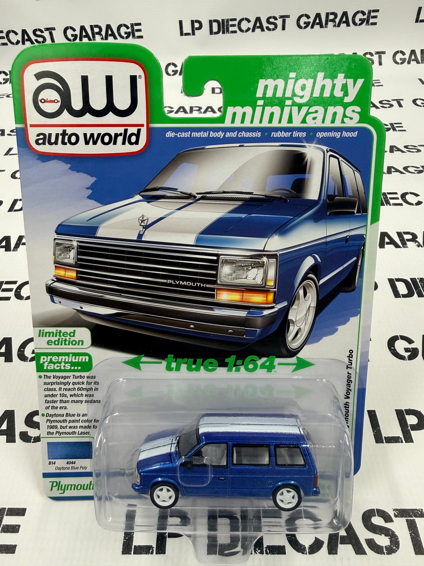 AUTO WORLD 1989 Plymouth Voyager Turbo Blue 1:64 Diecast Mighty Minivans