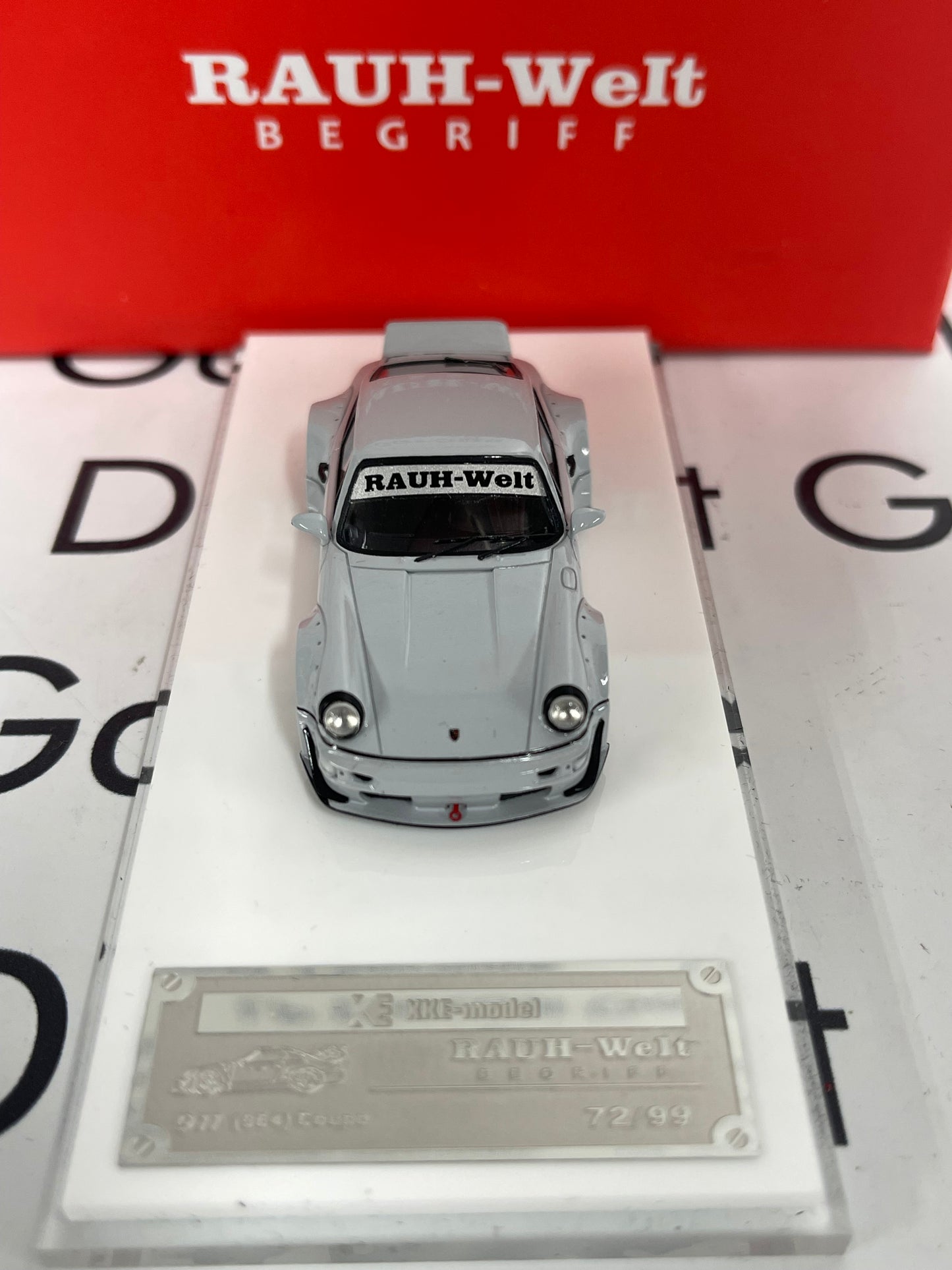 XXE-Models Porsche 964 RWB BeGriff Cement Gray Rauh-Welt 1:64 Resin Model