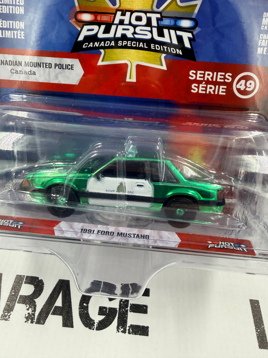 GREEN CHASE GREENLIGHT 1991 Ford Mustang Royal Canadian Mounted Police 1:64 Diecast Hot Pursuit