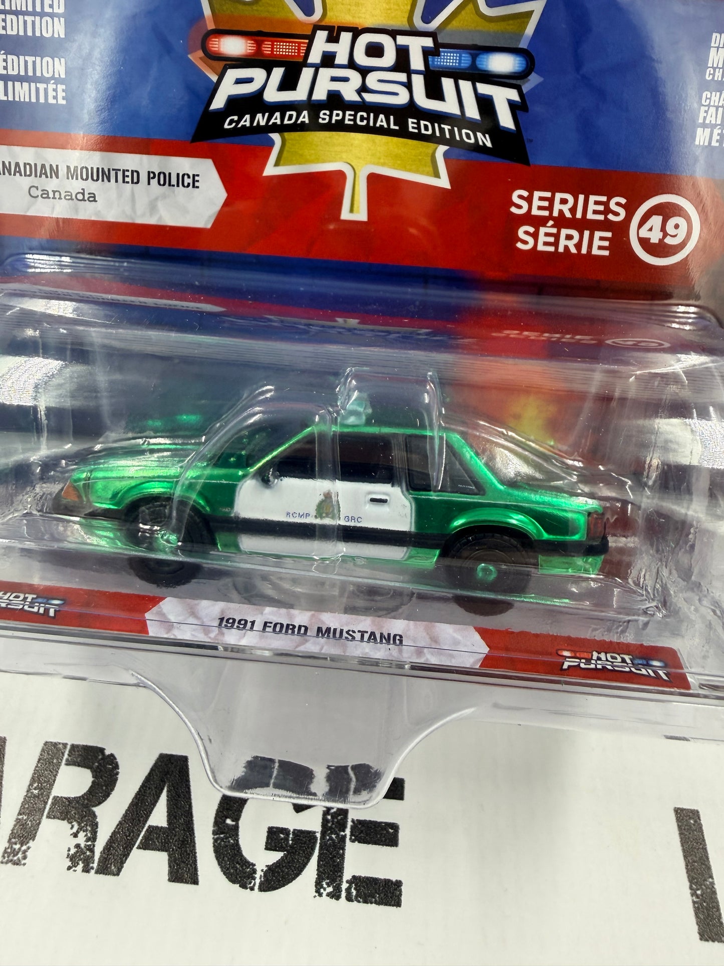GREEN CHASE GREENLIGHT 1991 Ford Mustang Royal Canadian Mounted Police 1:64 Diecast Hot Pursuit