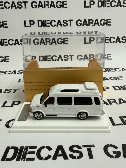 MK Miniatures Ford E-350 Land Yacht White Motorhome Van 1:64 Diecast