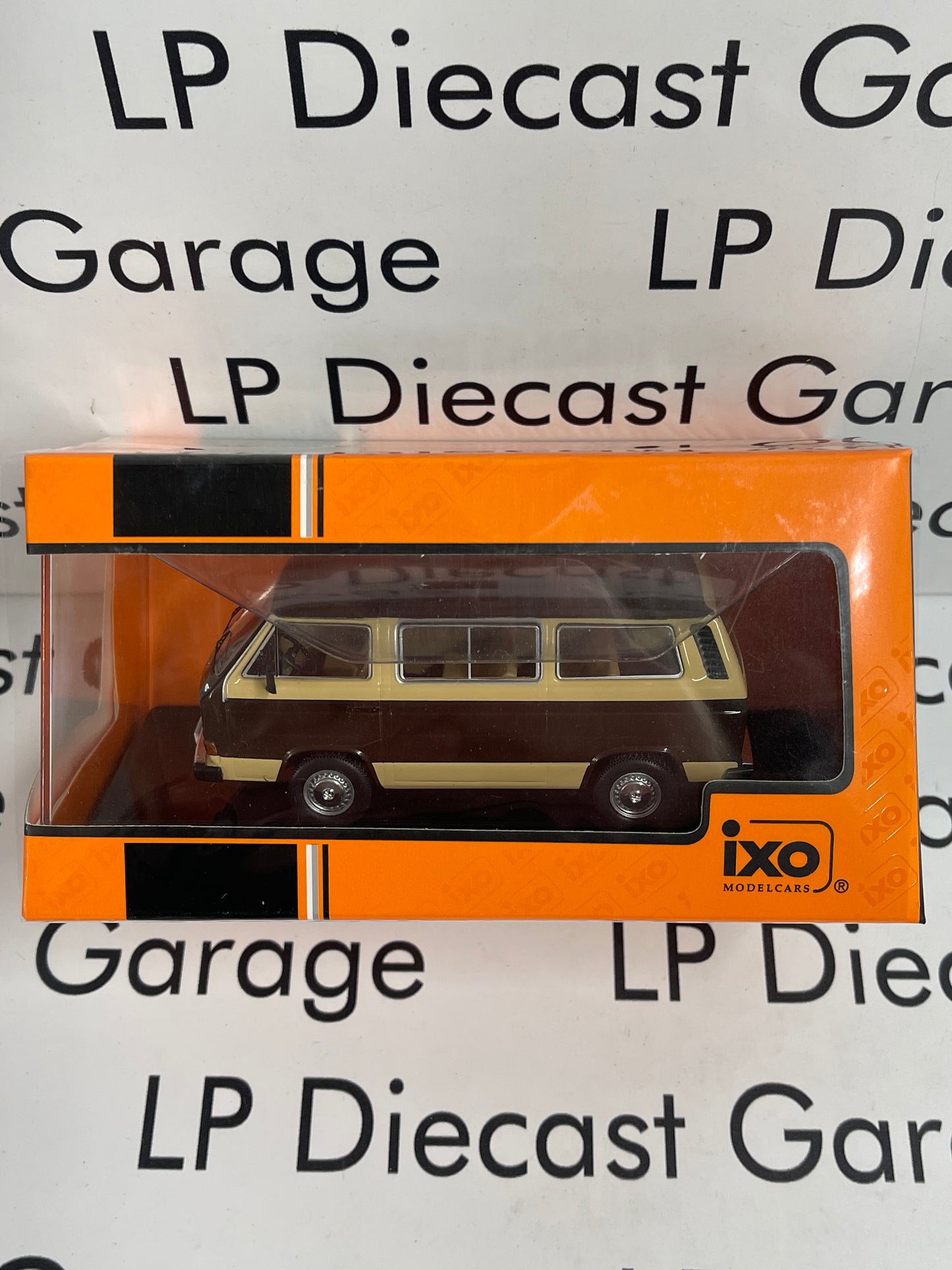 IXO Models 1981 Volkswagen Type 2 (T3) Caravelle Brown 1:43 Diecast