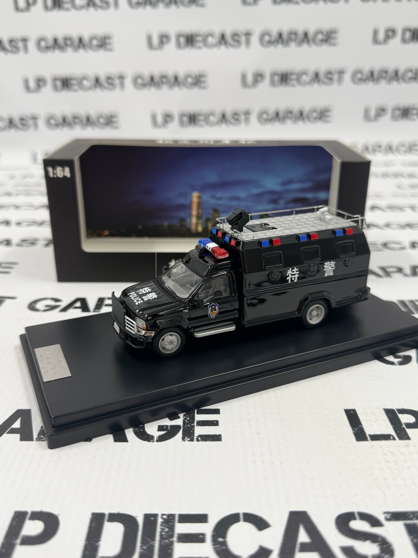 ART OF MODEL 1999 Ford F-550 Bomb Squad Hong Kong 1:64 Diecast Ghost Player