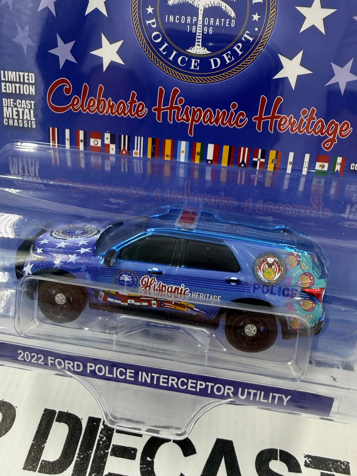 CHROME CHASE GREENLIGHT 2022 Ford Police Interceptor Utility Hispanic Heritage 1:64 Diecast Miami