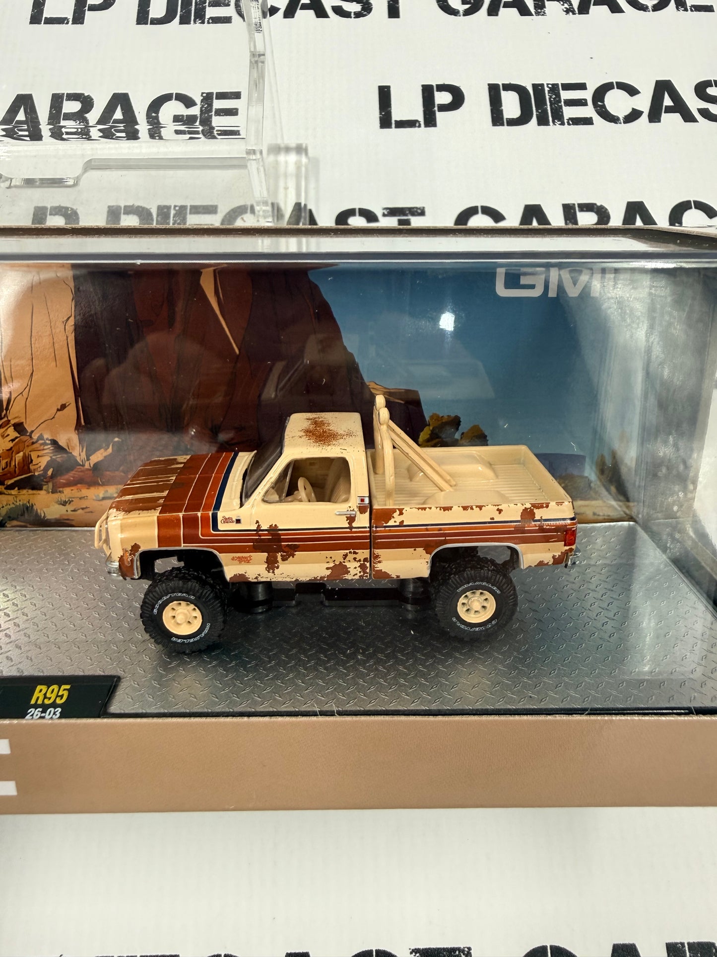 M2 Haulers 1977 GMC Sierra 3500 & Grande 15 Desert Fox w/ Trailer 1:64 Diecast