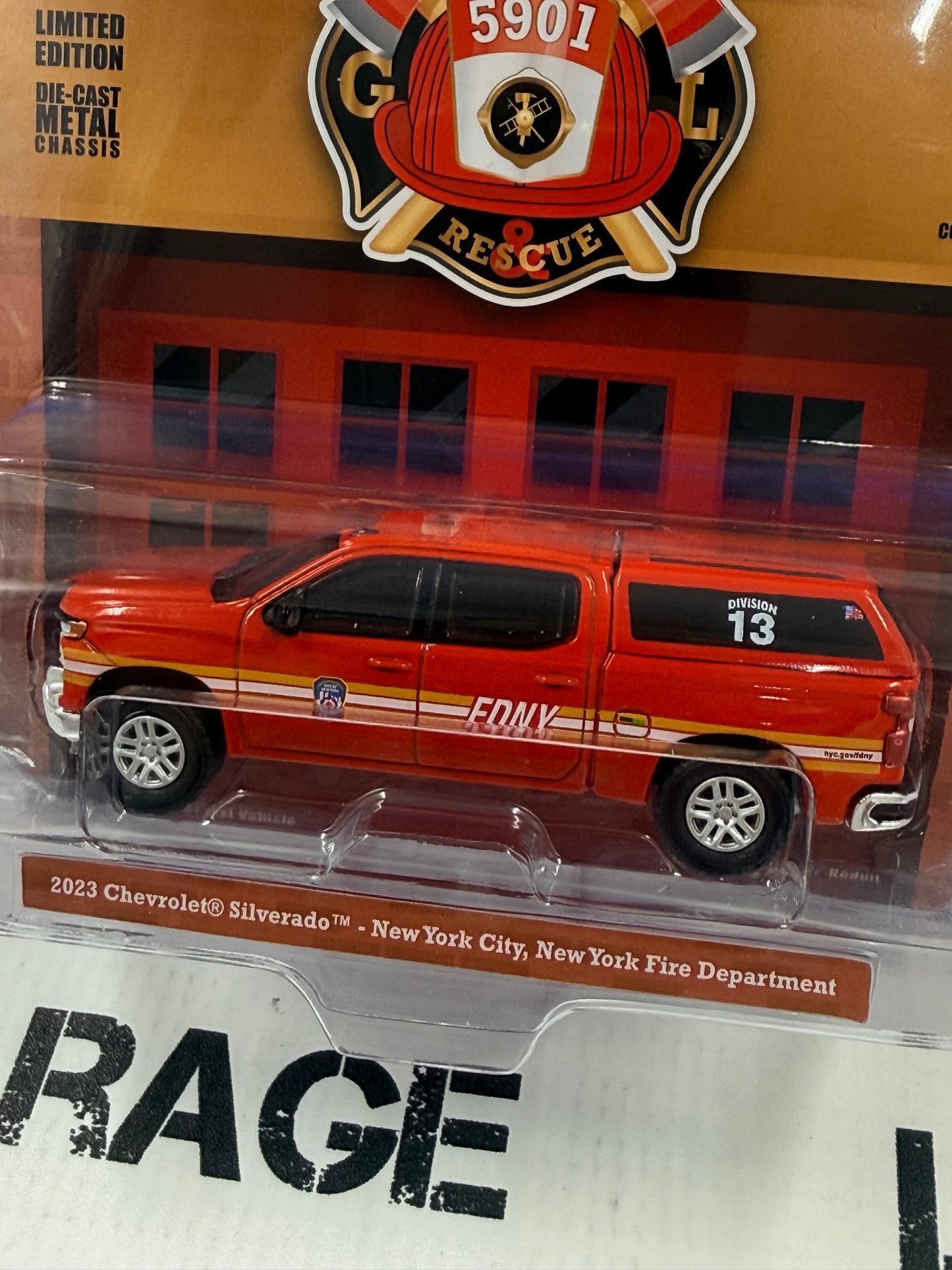 GREENLIGHT 2023 Chevrolet Silverado FDNY New York 1:64 Diecast Fire Rescue