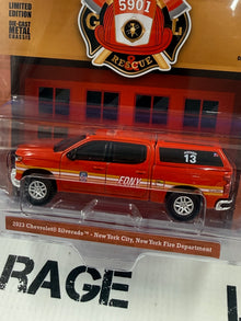 GREENLIGHT 2023 Chevrolet Silverado FDNY New York 1:64 Diecast Fire Rescue