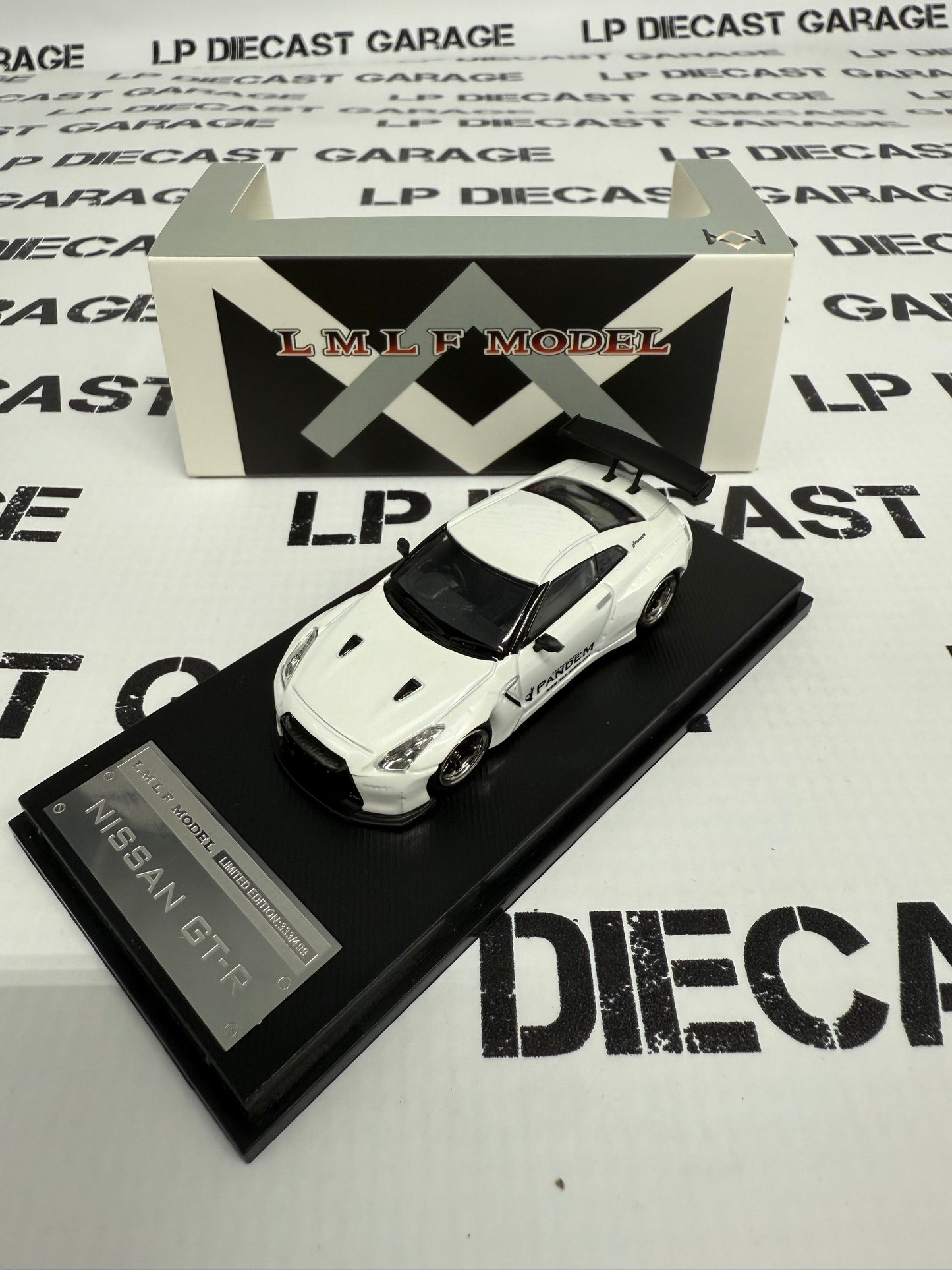 LMLF MODEL Nissan GT-R Pandem White 1:64 Diecast Ghost Player