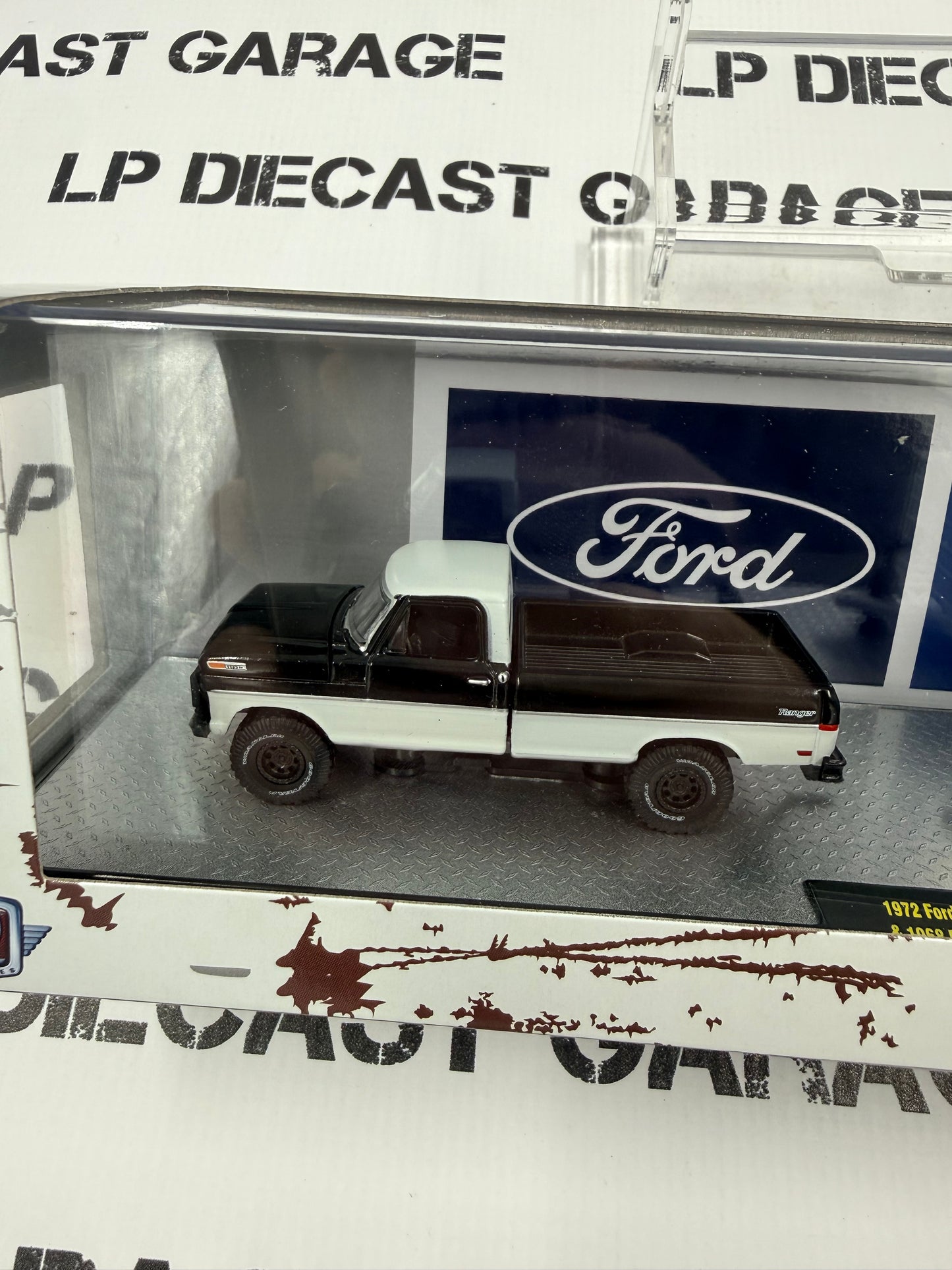 M2 1972 Ford F-250 Ranger 4X4 & 1969 Ford Mustang GT 390 1:64 Diecast Haulers