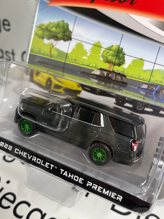 CHASE GREENLIGHT 2022 Chevrolet Tahoe Premier Dark Green 1:64 Diecast Showroom