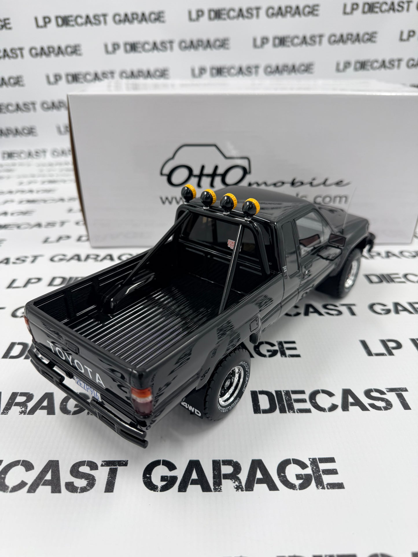 OTTO MOBILE 1985 Toyota SR5 Pickup Black 1:18 Scale Resin Model OT481B Back to the Future