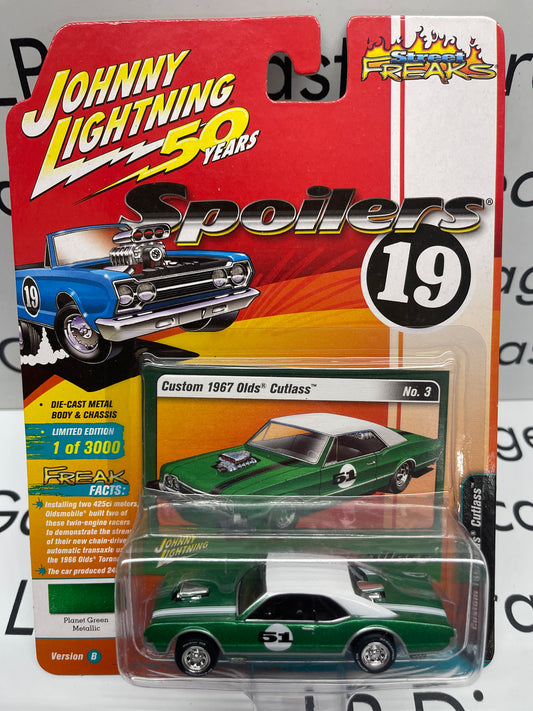 JOHNNY LIGHTNING Custom 1967 Olds Cutlass Spoilers 1:64 Diecast