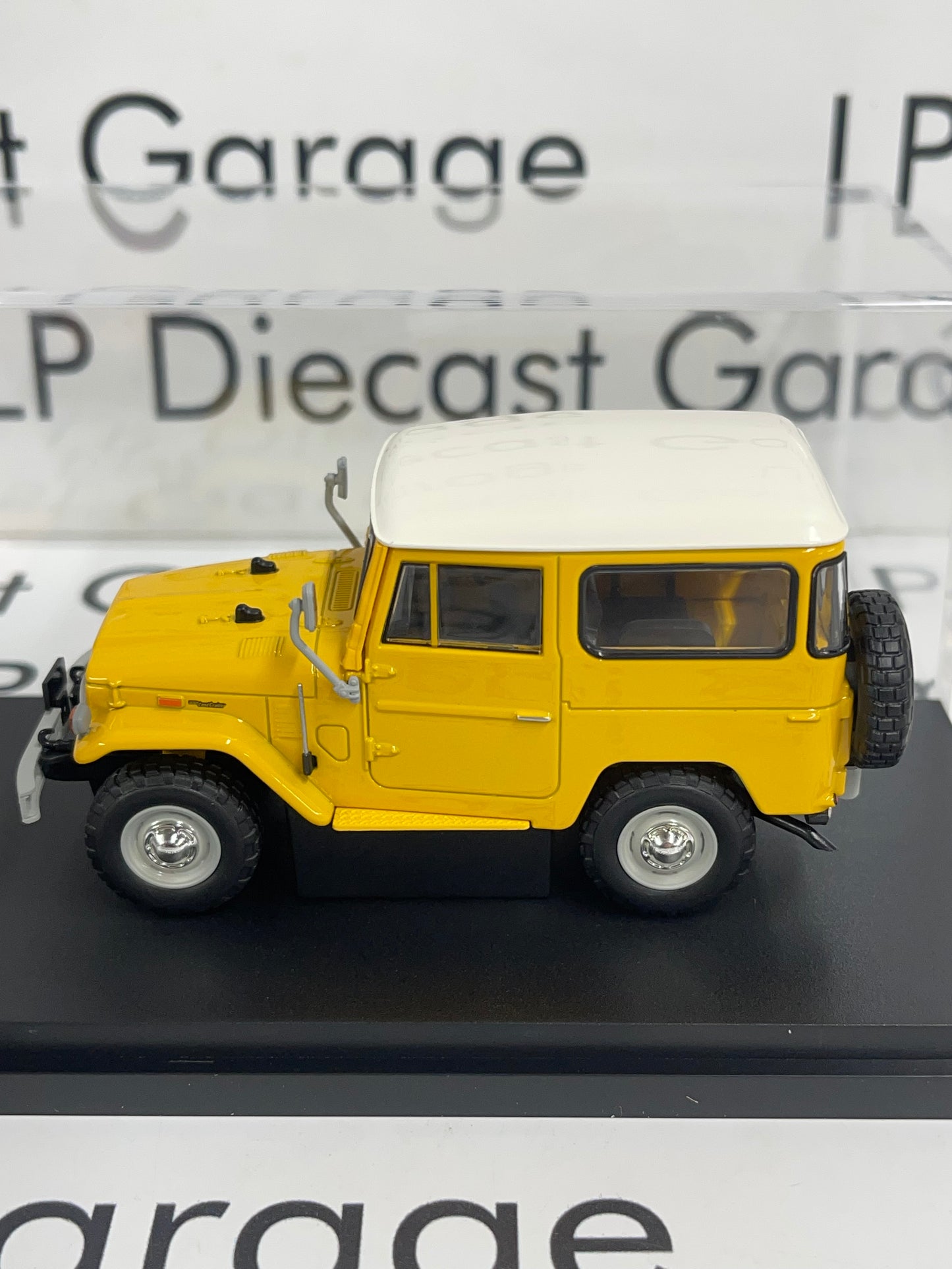 EDICOLA 1974 Toyota Land Cruiser FJ40V Yellow 1:43 Diecast Japan Collection