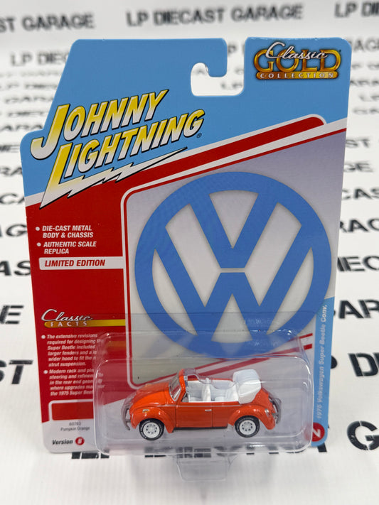 CHASE JOHNNY WHITE LIGHTNING 1975 Volkswagen Beetle Convertible Orange 1:64 Diecast Classic Gold