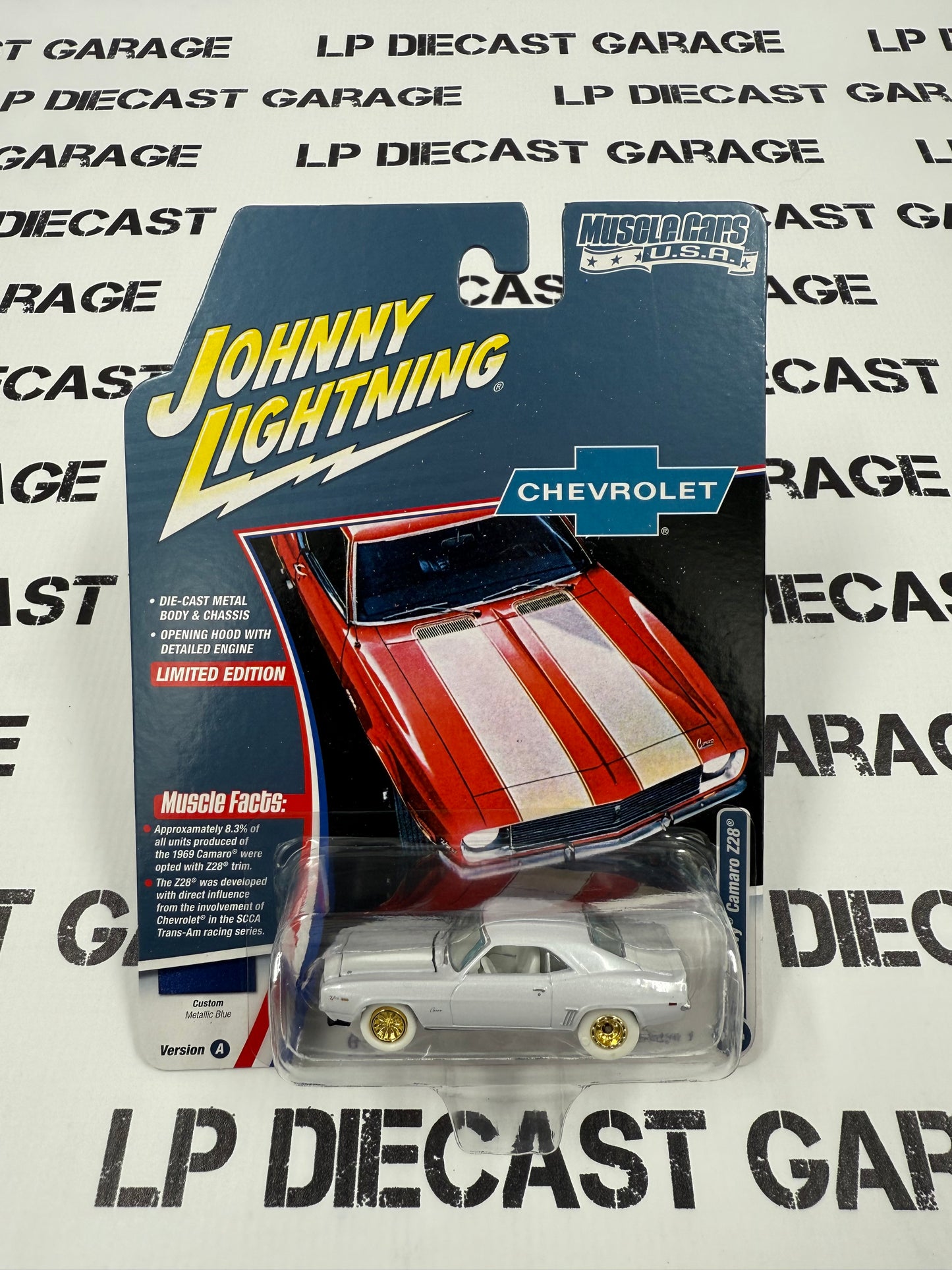 CHASE JOHNNY WHITE LIGHTNING 1969 Chevrolet Camaro Z28 Blue 1:64 Diecast Muscle Cars USA
