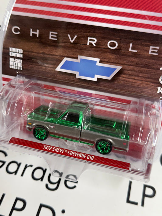 CHROME CHASE GREENLIGHT 1972 Chevrolet Cheyenne C10 Red Short Bed 1:64 Diecast Truck