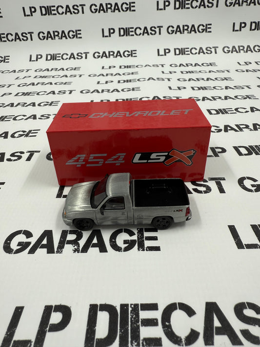 RAW CHASE PARA64 2006 Chevrolet Silverado SS Single Cab Truck Victory Red 1:64 Diecast