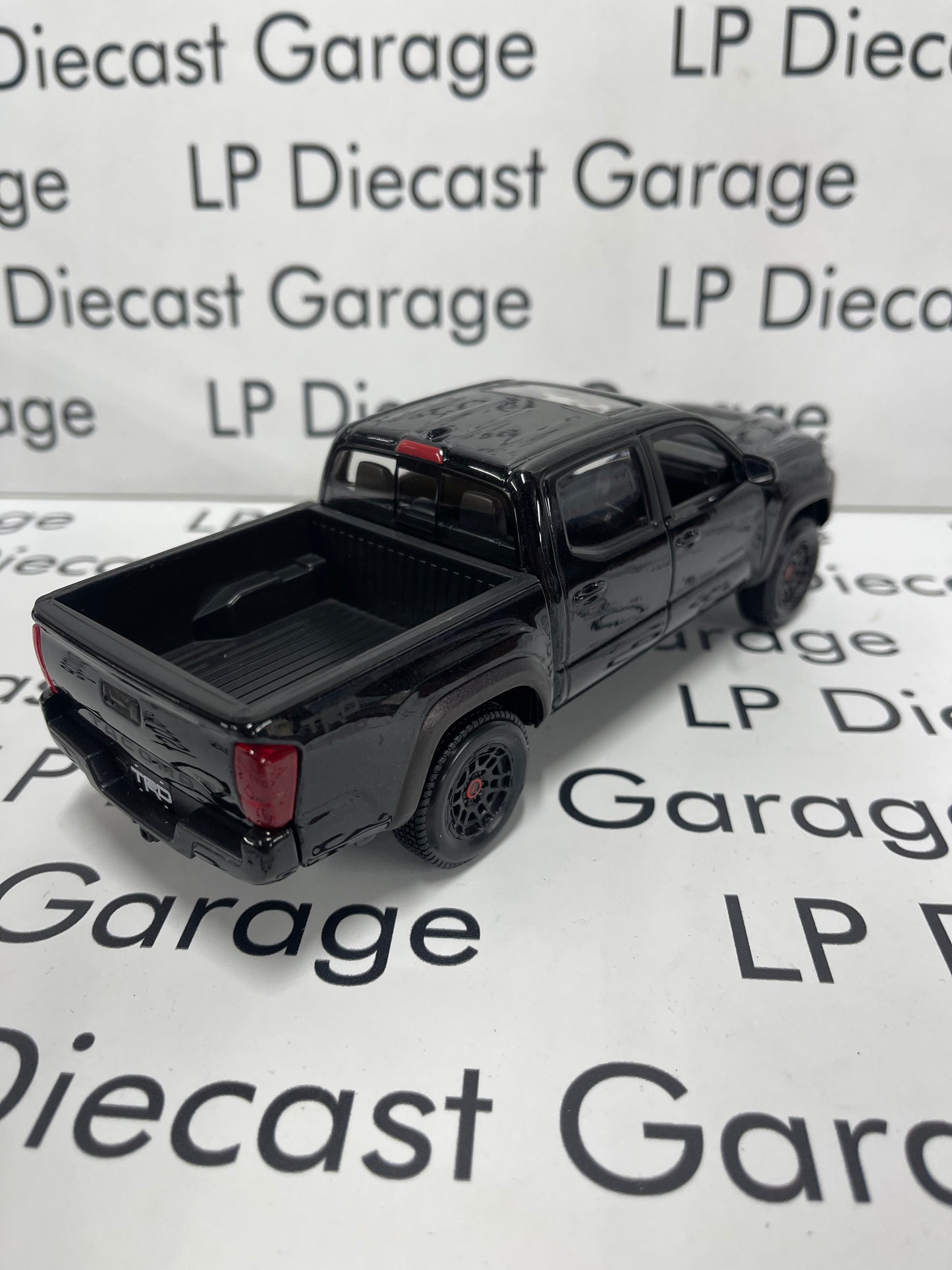 MAISTO 2023 Toyota Tacoma TRD Pro Truck Crew Cab Black *LOOSE* 1:27 Diecast