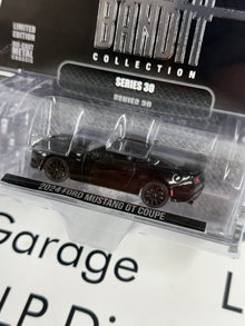GREENLIGHT 2024 Ford Mustang GT Coupe 1:64 Diecast Black Bandit