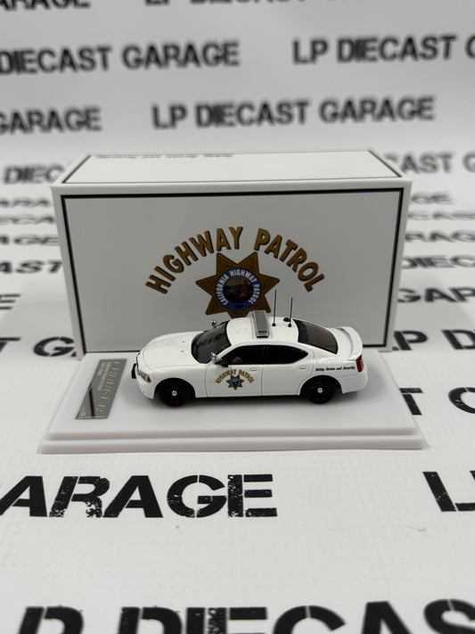 ROLLIN Dodge Charger California Highway Patrol 1:64 Diecast Polar Bear