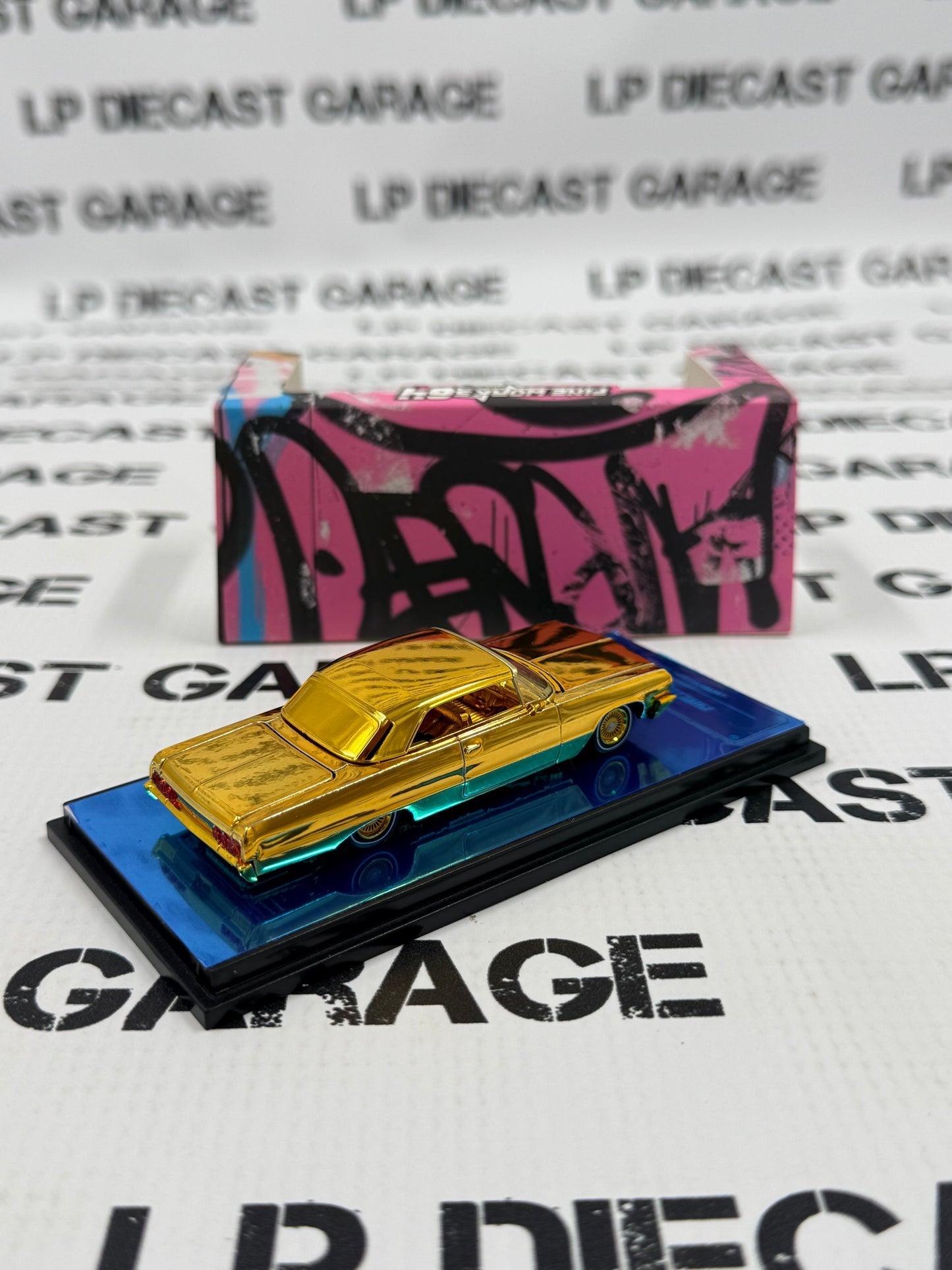 Fine Works 64 Lowriders 1964 Chevrolet Impala Gold 1:64 Diecast Adjustable Suspension