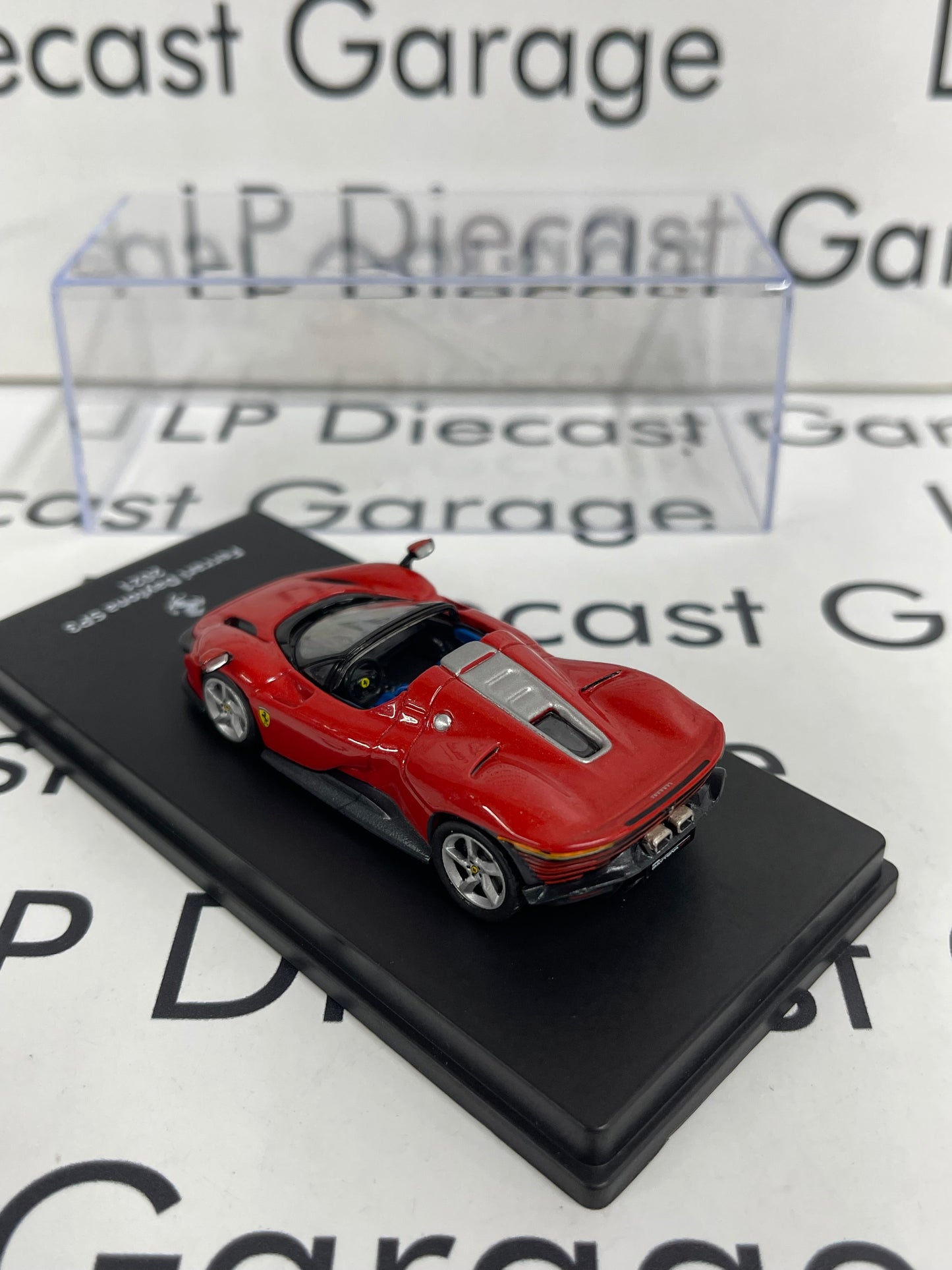 EDICOLA 2021 Ferrari Daytona SP3 Red 1:64 Diecast w/ Display Case