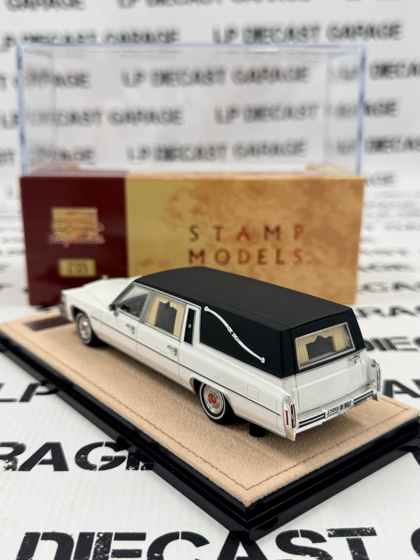 STAMP MODELS 1980 Cadillac Superior Hearse White 1:43 Scale Resin Model