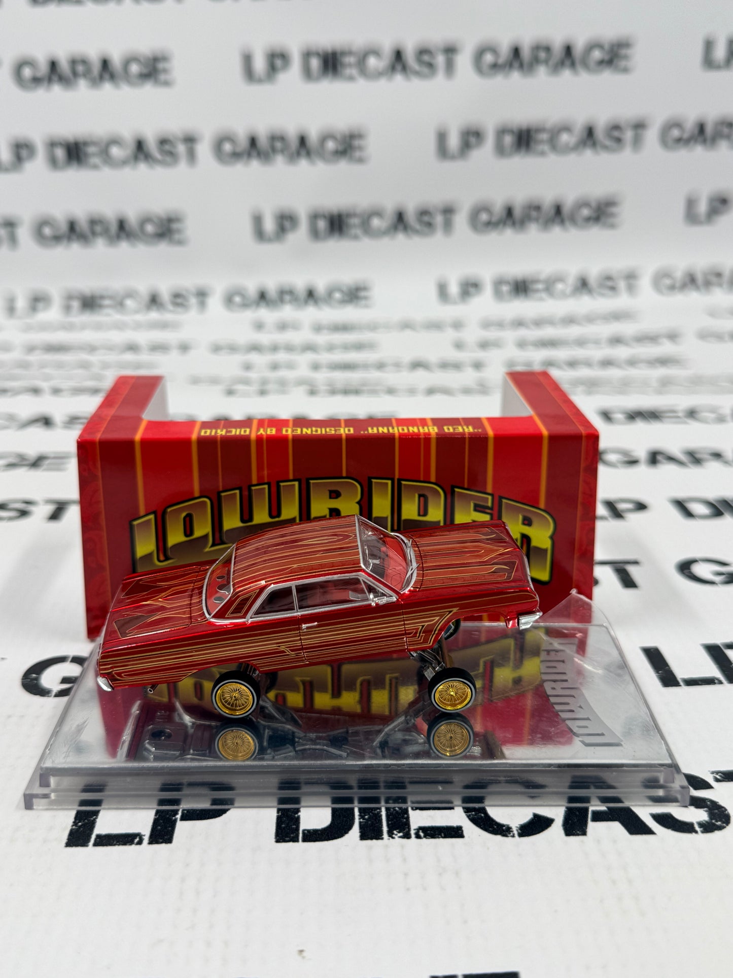 97M Custom Lowriders 1964 Chevrolet Impala Red Bandana 1:64 Diecast Adjustable Suspension