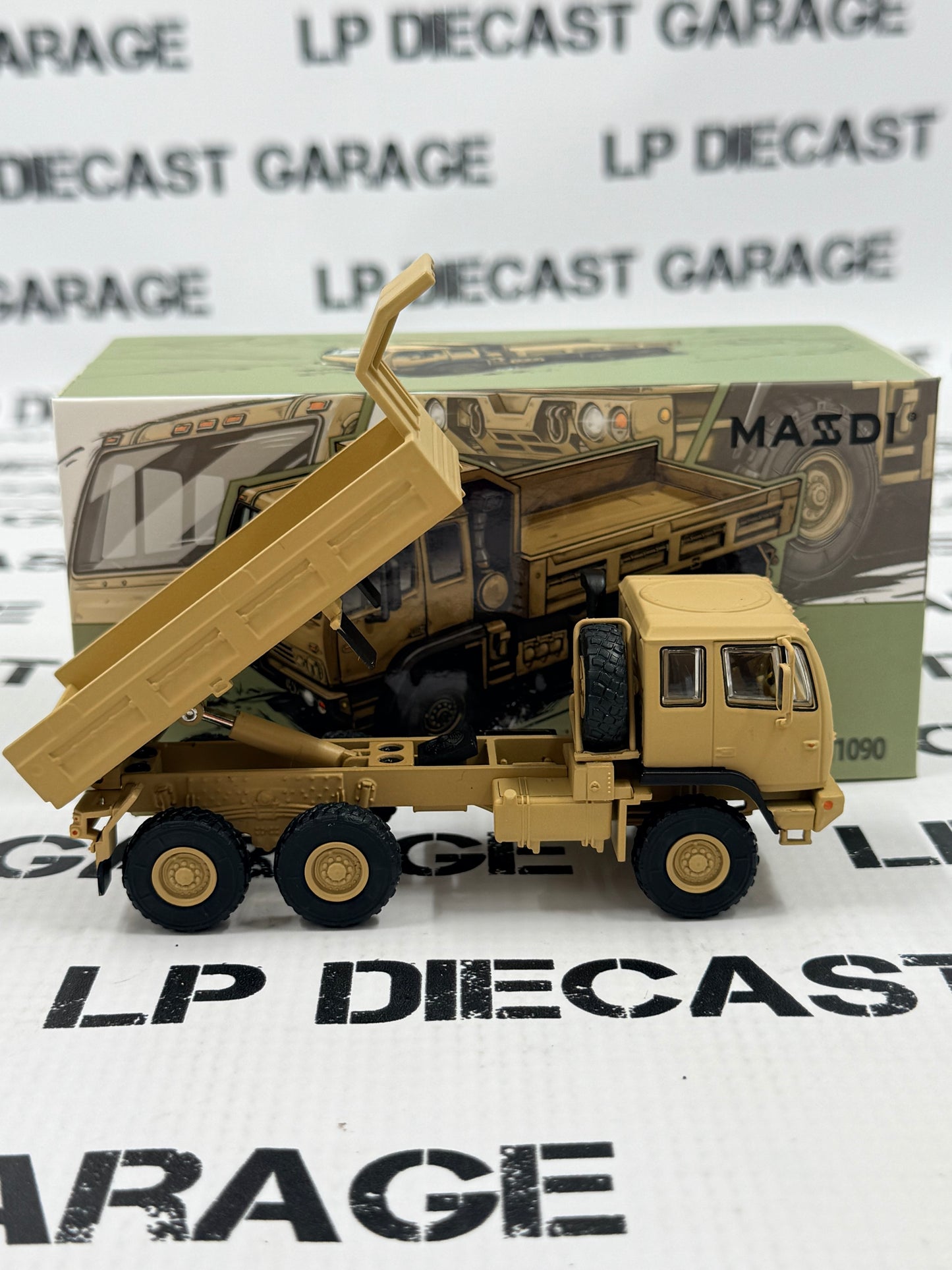 MODEL TRUCK FMTV M1090 Military Dump Truck Tan 1:64 Diecast Army