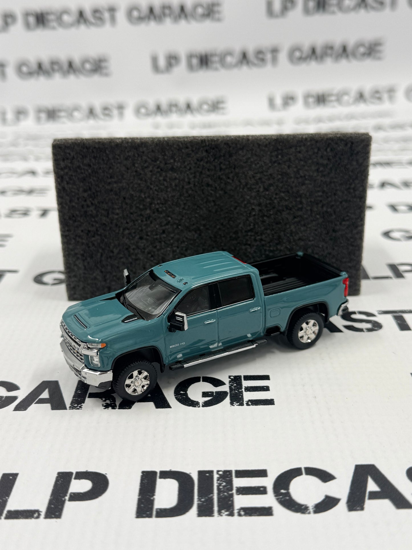 MODEL TRUCK 2023 Chevrolet Silverado 2500HD Blue 1:64 Diecast