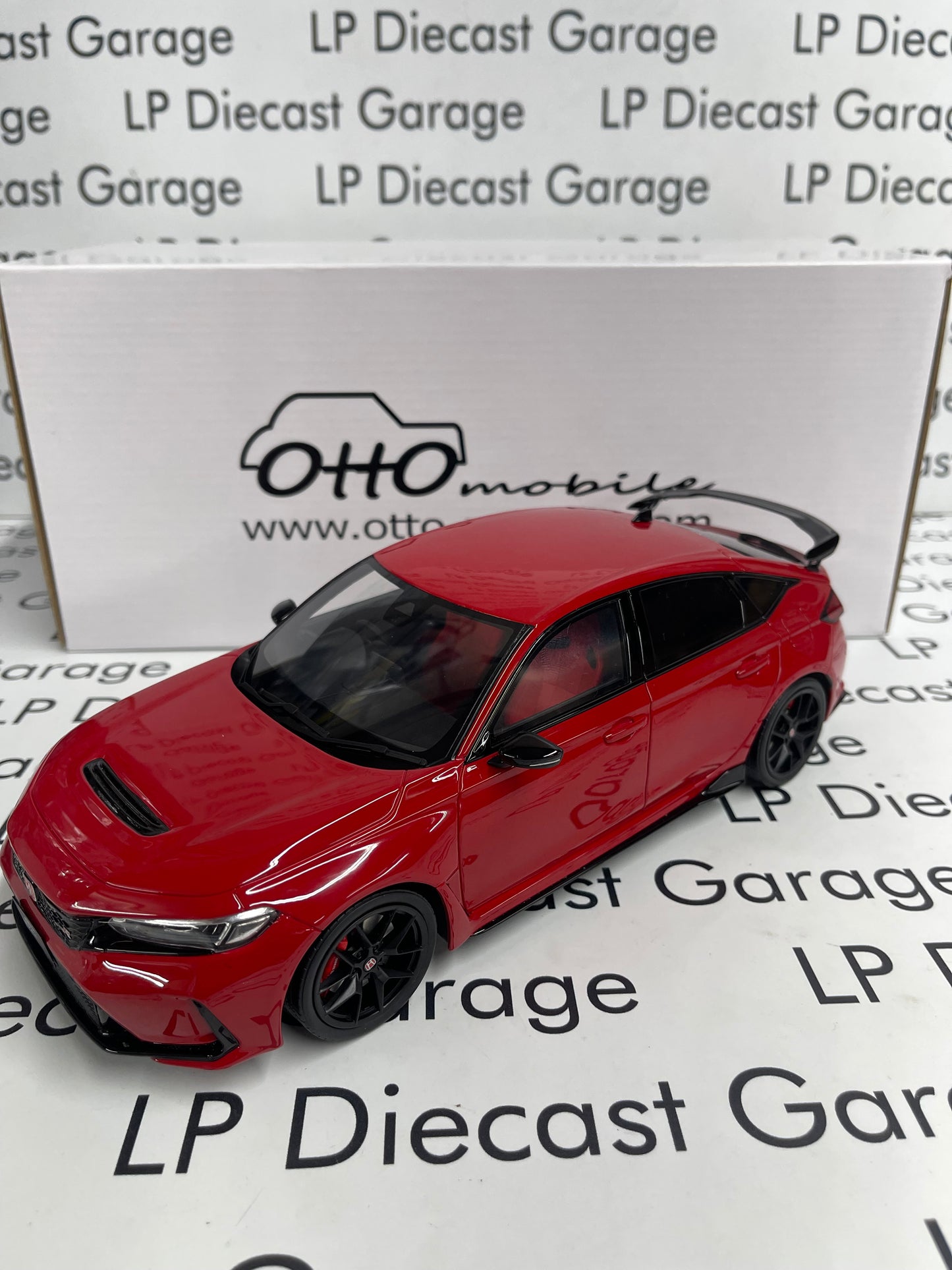 OTTO MOBILE Honda Civic Type R Red 1:18 Scale Resin Model OT440